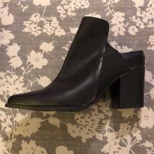 Black Leather Pointed Toe Heeled Mule Bootie